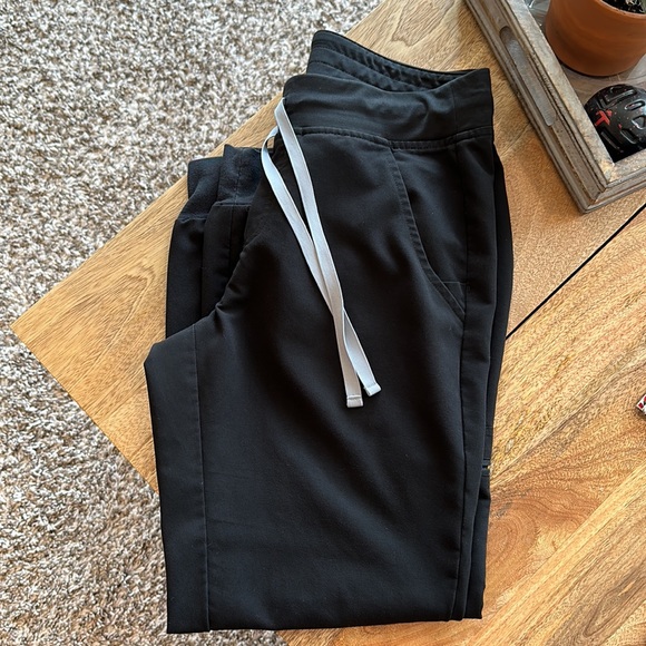 FIGS scrub SET - Picture 3 of 4